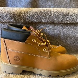 Boys timberlands. Ankle boots.